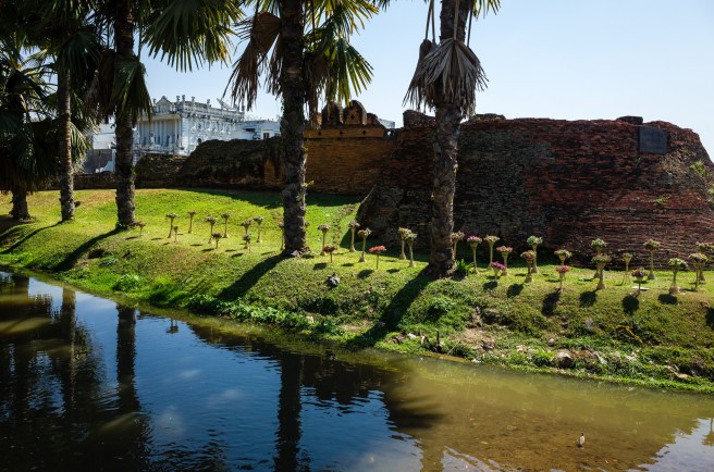 Remains of Chiang Mai wall. Flickr, Anton
