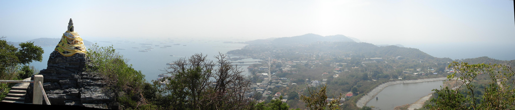 Panorama view of Koh Si Chang. Flickr, Sergey