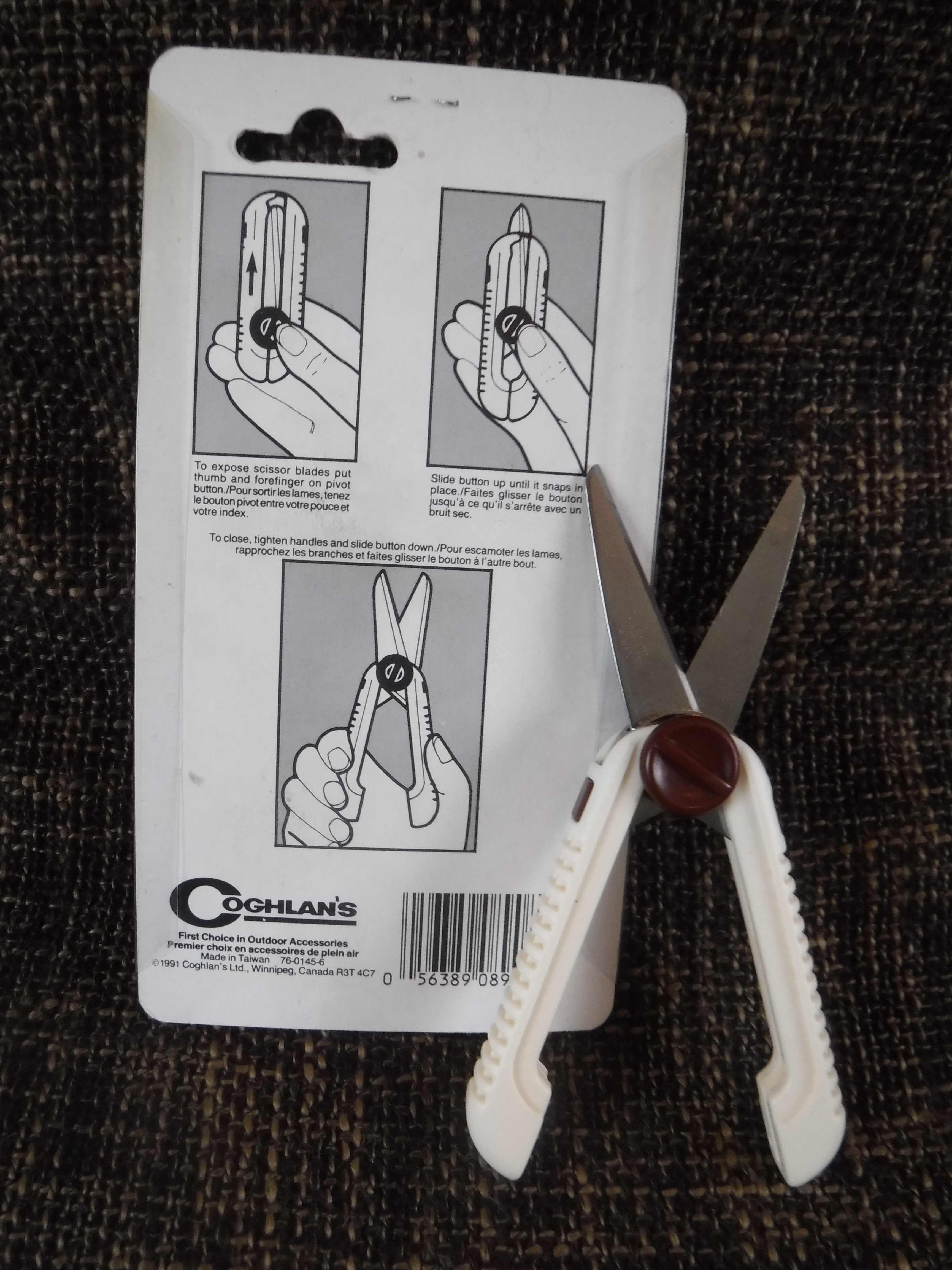 Coghlan's Safety Scissors for traveling 01