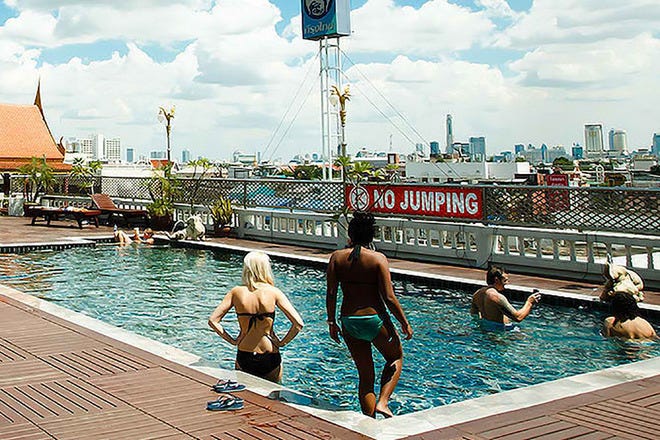 D-and-D Rooftop SwimmingPool Khaosan Road Bangkok